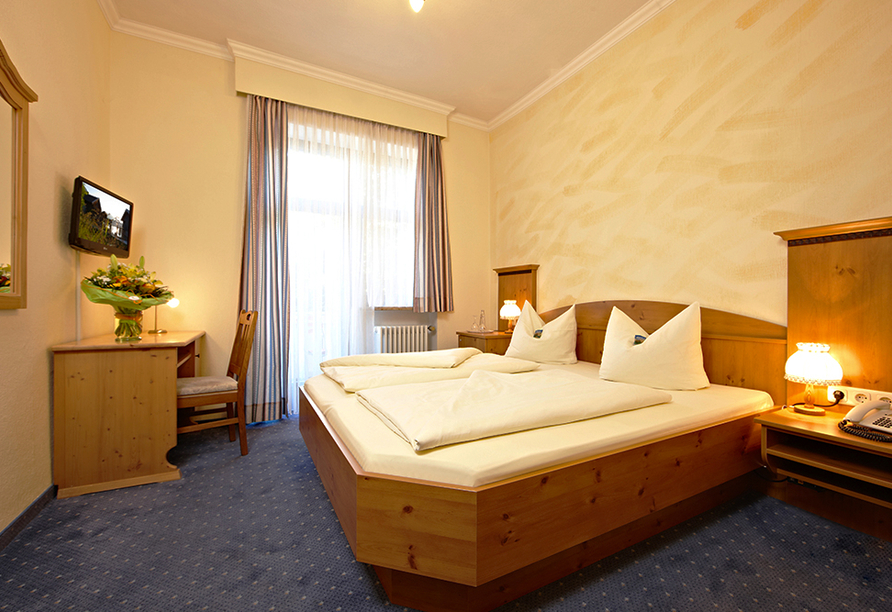 Hotel Vier Jahreszeiten in Garmisch-Partenkirchen, Beispiel Doppelzimmer