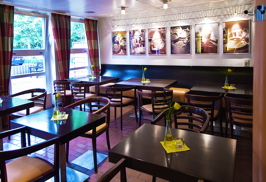 Im Café im Ghotel hotel & living Kiel kann man schlemmen und entspannen.
