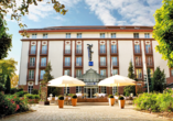 Der Hoteleingang des Radisson Blu Hotels in Halle Merseburg 