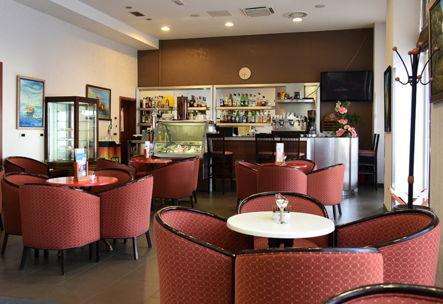 Das Café im Hotel Park an der Kvarner Bucht.
