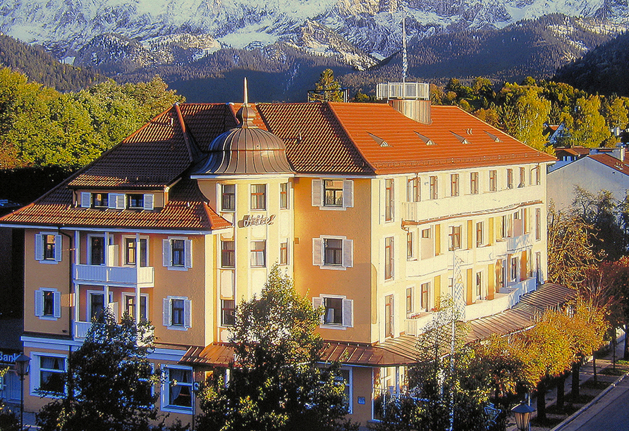 Hotel Vier Jahreszeiten in Garmisch-Partenkirchen, Außenansicht