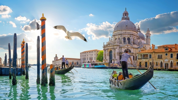 Die wunderschöne Lagunenstadt Venedig ist ein Höhepunkt Ihrer Reise. 