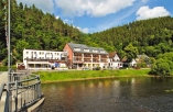 Außenansicht des Hotels am Schlossberg