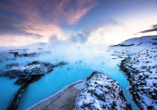 Die Blaue lagune ist ein Thermalfreibad bei Grindavík auf der Reykjanes-Halbinsel auf Island.
