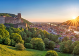 Ein Ausflug nach Heidelberg mit dem bekannten Heidelberger Schloss ist empfehlenswert.