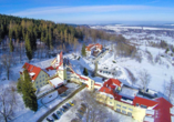 Das Hotel Klinika Mlodosci Medical SPA im Winter