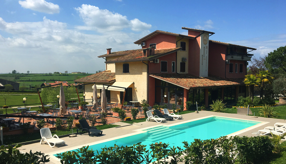 Hotel Il Castello in Pozzolengo, Außenansicht