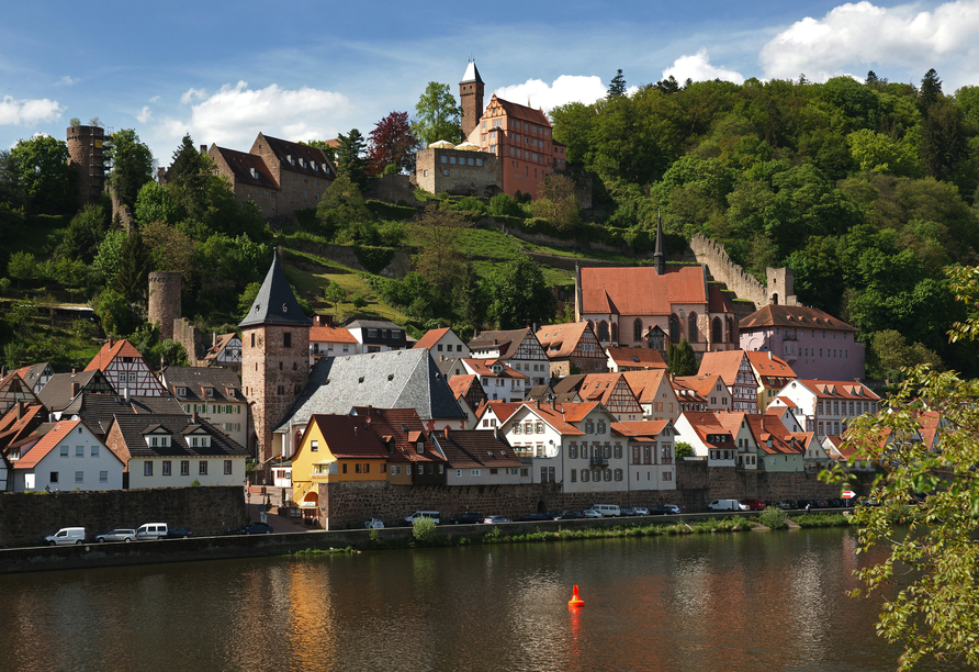 Hotel Zum Weissen Lammin Rothenberg-Kortelshütte im Odenwald, Häuser am Fluss in Hirschhorn
