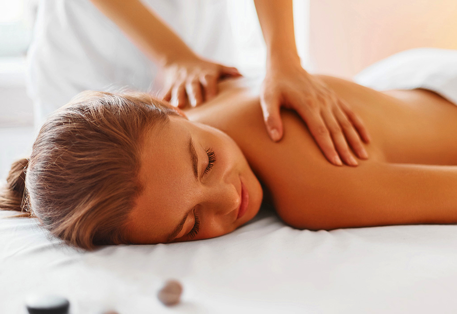 Wohltuende Wellnessanwendungen werden angeboten.