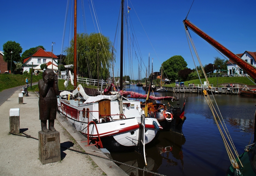 Der historische Hafen von Carolinensiel ist ein beliebtes Ausflugsziel.
