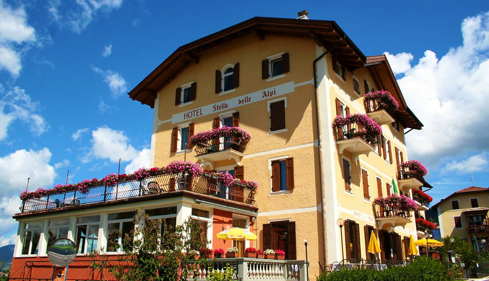 Außenansicht vom Hotel Stella delle Alpi 