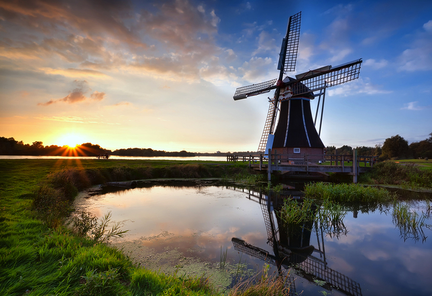 Windmühle, die im Umland von Groningen zu finden ist
