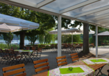 Die Terrasse des Seehotels Karlslust bietet einen schönen Blick auf den Storkower See.