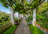 Der optional buchbare Ausflug führt Sie u.a. nach Anacapri, wo Sie die Villa San Michele mit ihrem lauschigen Garten besuchen.