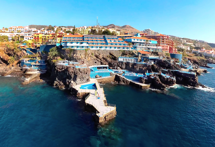 Verbringen Sie den Jahreswechsel in den Rocamar Lido Resorts an der Südküste von Madeira.