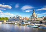Dresden, die malerische Stadt an der Elbe, befindet sich nur knapp 7 km entfernt.