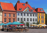 Stadtidylle mit bunten Fassaden in Stralsund.