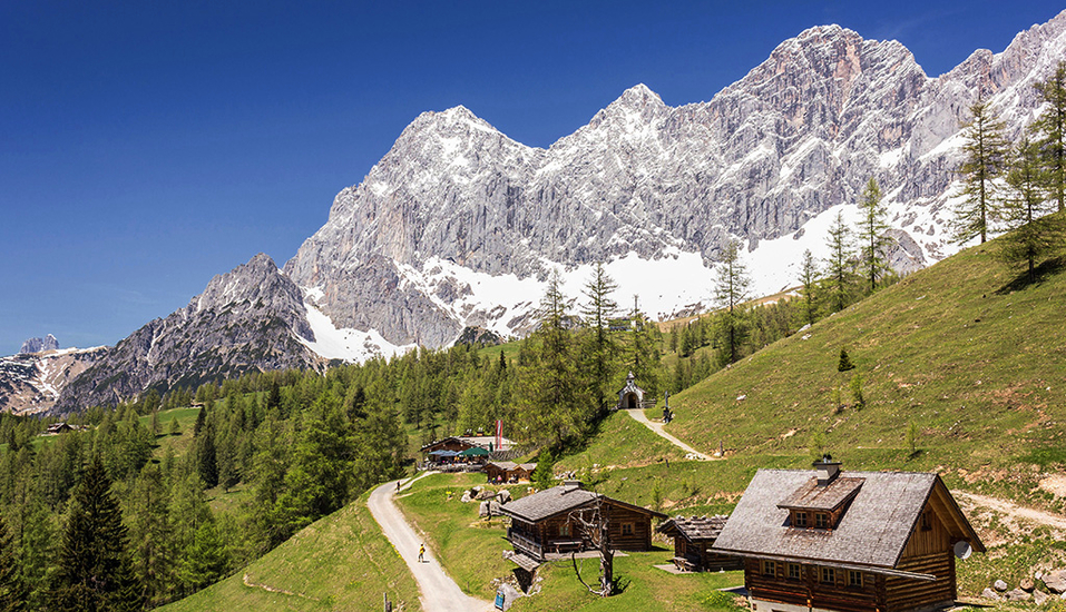 Rund um das Dachsteingebirge gibt es zahlreiche Wanderwege.
