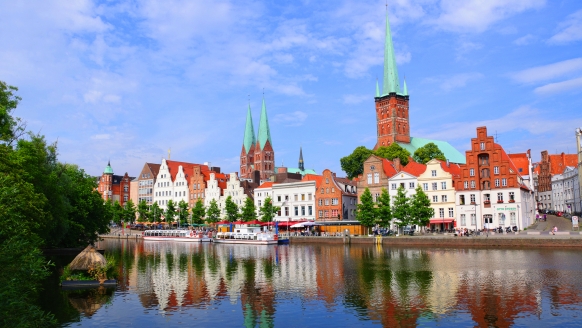 Genießen Sie einen Spaziergang durch die Stadt.