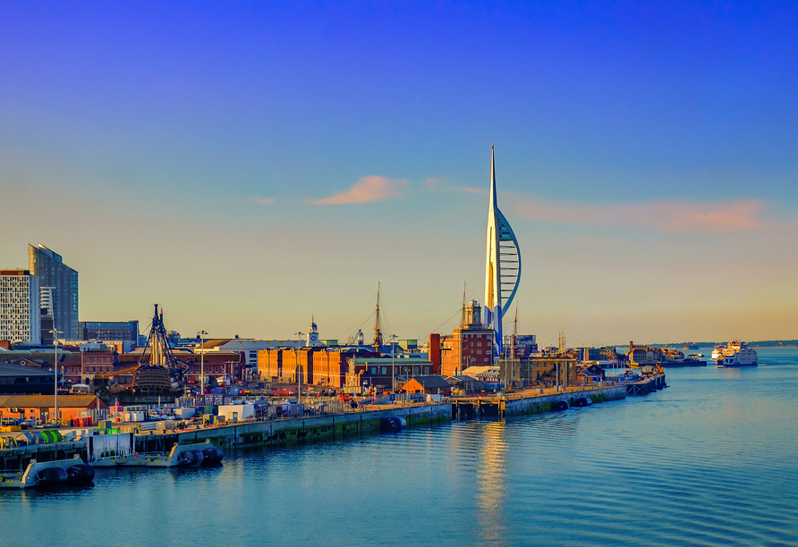 Der Hafen von Portsmouth in England ist Ihre erste Anlegestelle.