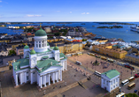 Blick auf den weißen Dom in Helsinki