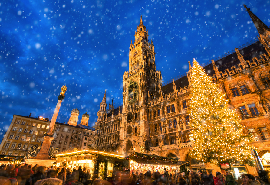 Besuchen Sie den Münchner Christkindlmarkt auf dem Marienplatz.