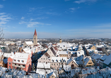 Ihr Hotel befindet sich in der verschneiten Altstadt von Kaufbeuren.