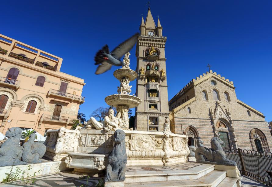 Besuchen Sie auf Sizilien den Dom von Messina mit der astronomischen Uhr und dem imposanten Orionbrunnen.