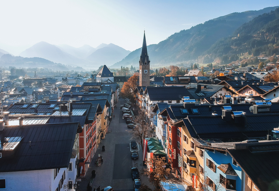 Besuchen Sie die moderne und traditionelle Gamsstadt Kitzbühel.