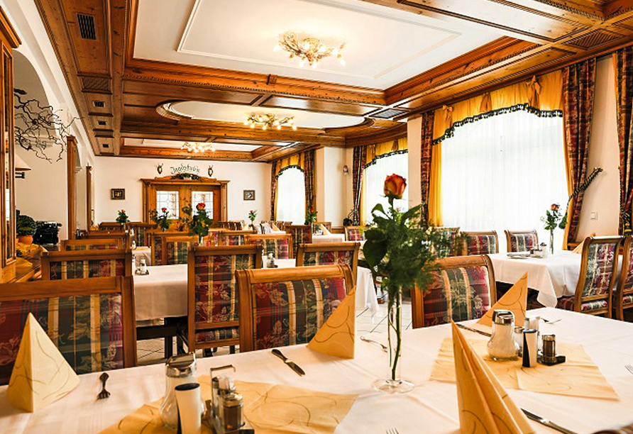 Genießen Sie leckere Speisen im Restaurant des Hotels.