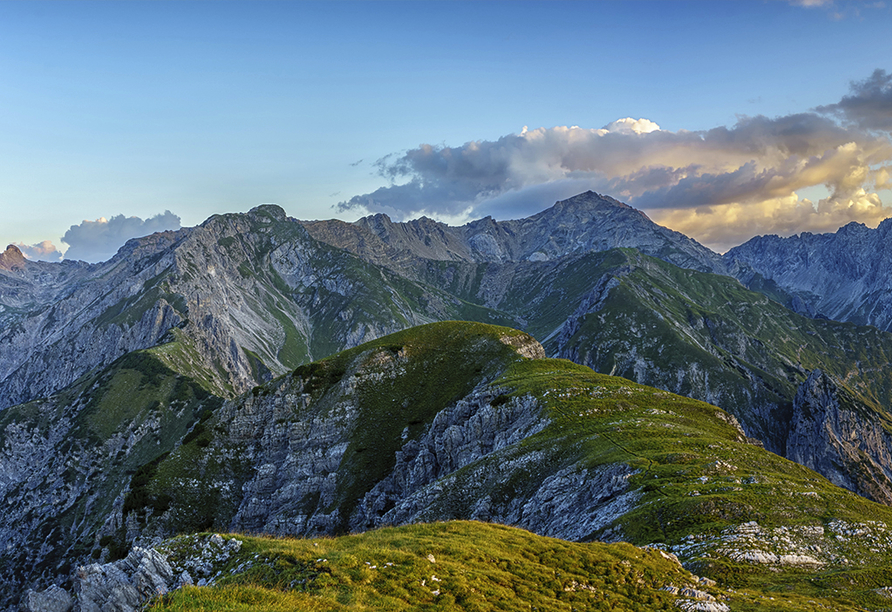 Bestaunen Sie die eindrucksvolle Bergwelt Tirols.