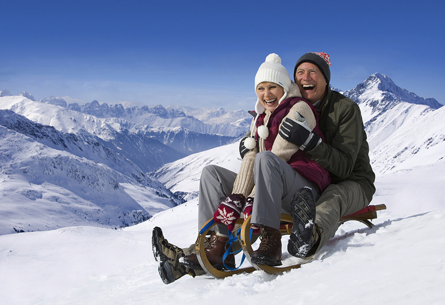 Das Gebiet um Flims bietet zahlreiche Wintersportmöglichkeiten, besonders viel Spaß macht eine Schlittenfahrt.
