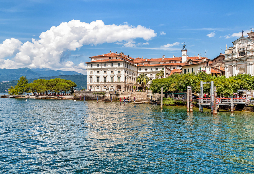 Ein Ort mit Geschichte: In den italienischen Kurort Stresa reisten bereits Lord Byron und Charles Dickens. Und auch Ernest Hemingway ließ einige Kapitel in dem malerischen Örtchen spielen. 