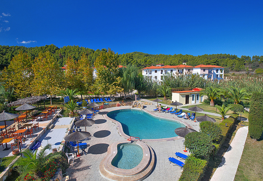 Hotel Chrousso Village, Außenpool Luftaufnahme