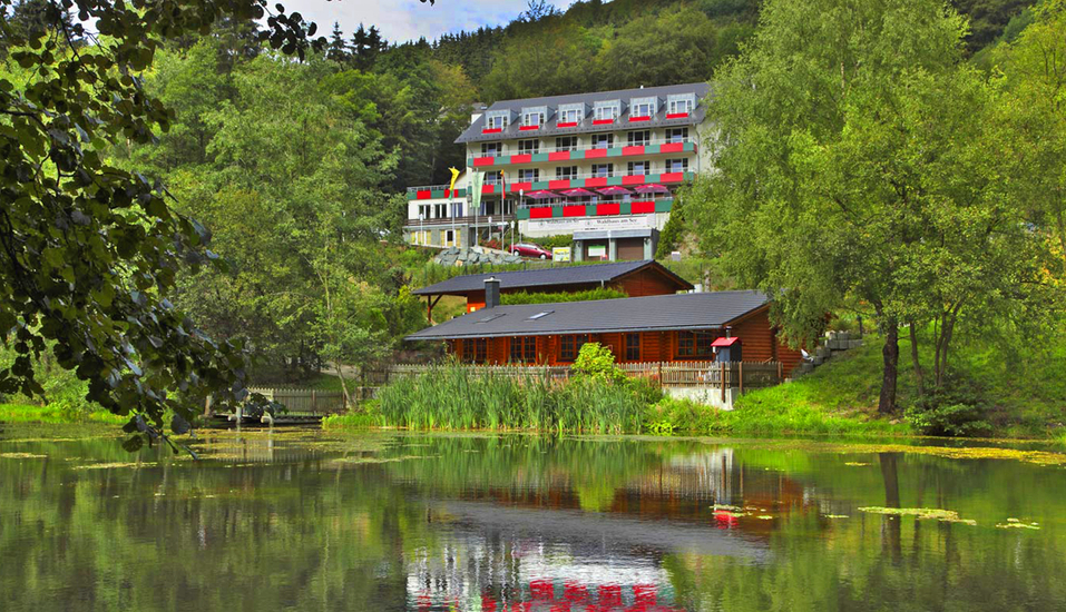 Hotel Waldhaus am See, Hotel mit direkter Seelage