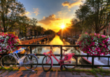 Die niederländische Hauptstadt Amsterdam ist einen Ausflug wert.