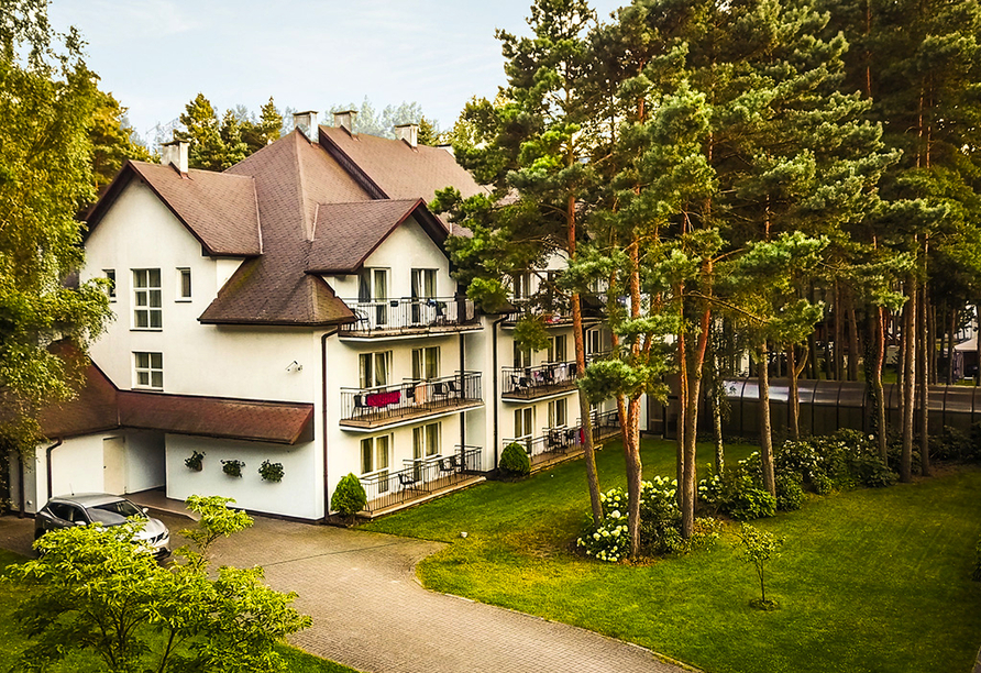 Ihr Hotel Bagińscy Spa liegt umgeben von Wäldern nahe des Meeres.
