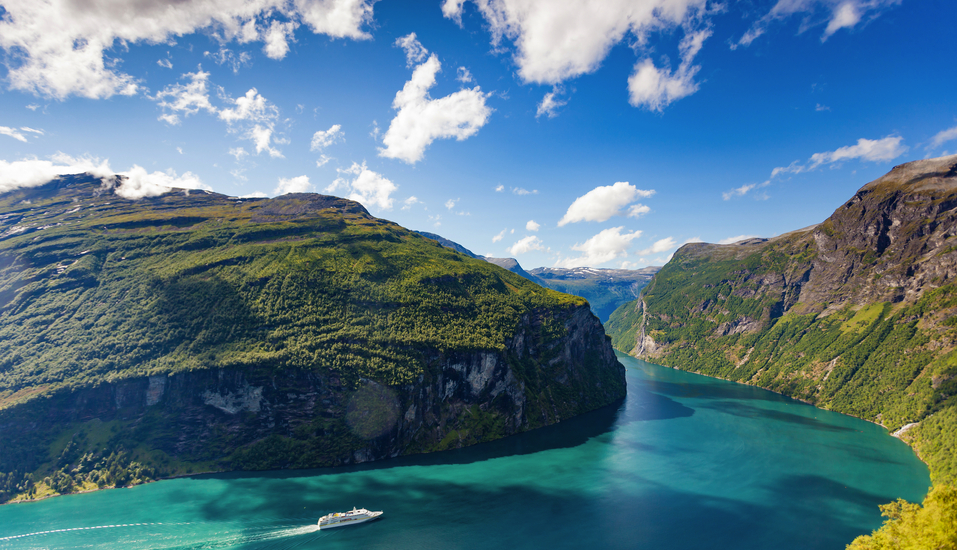 Freuen Sie sich auf die spektakuläre Natur wie den berühmten Geirangerfjord in Norwegen!