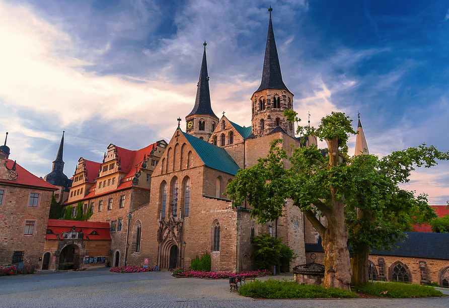 Besuchen Sie die schöne Nachbarstadt Merseburg mit ihrem Dom und vielen weiteren Sehenswürdigkeiten.