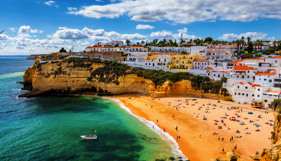 Freuen Sie sich auf Ihre verdiente Auszeit in Carvoeiro an der wunderschönen Algarve.