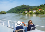 Genießen Sie die Landschaft bei Ihrer Donauschifffahrt an Bord von MS Albertina.