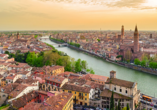Die romantische Stadt Verona begeistert mit einer herrlichen Altstadt und tollen Sehenswürdigkeiten.