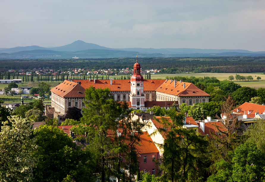 Im Zentrum der Stadt Roudnice nad Labem befindet sich ein herrschaftliches Schloss.