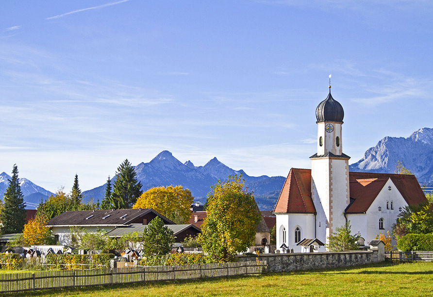 Wallgau liegt sonnenverwöhnt auf rund ca. 900 m Seehöhe in Bayern.