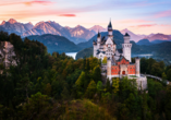 Nicht weit entfernt von Ihrem Urlaubsort liegt das berühmte Märchenschloss Neuschwanstein. 