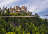 Machen Sie einen Ausflug zur Burgruine Ehrenberg und wagen Sie sich über spektakuläre Hängebrücke highline179.