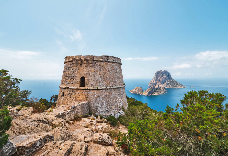 Auf der ganzen Insel Ibiza finden Sie Wehrtürme aus dem 16. bis 18. Jahrhundert.