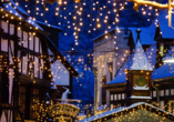 Mit Hunderten von Lichterketten verwandelt sich Winningen zu einem einzigen Weihnachtsdorf.
