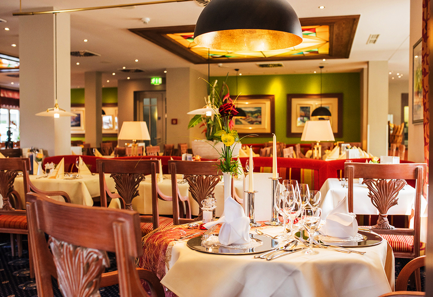 Genießen Sie leckere Speisen im Restaurant des Göbel's Hotel Quellenhof.