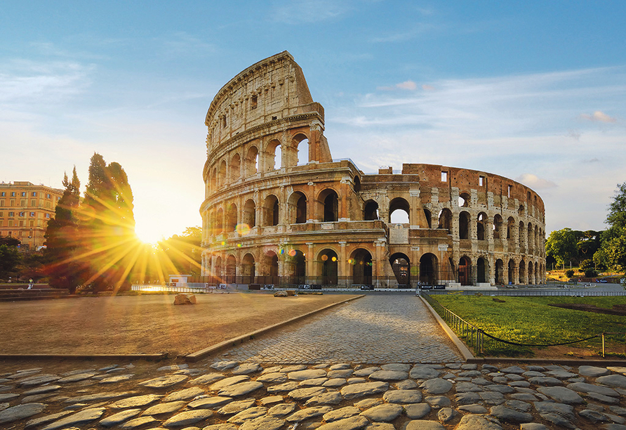 Bestaunen Sie das eindrucksvolle Kolosseum in Rom.